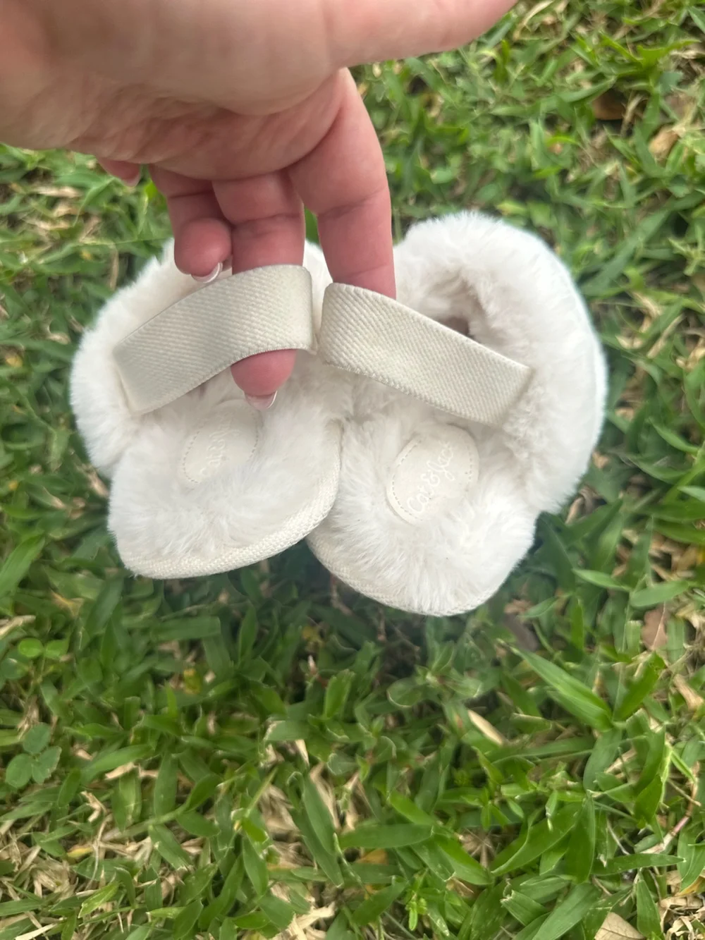 Cat & Jack White Plush Baby slippers with Elastic Strap